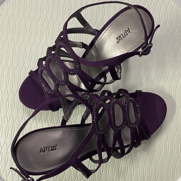 NWOB Women's Apt. 9 Bejeweled‎ Strappy Purple Heels in Sz. 7. Heel= 4" - Picture 10 of 12